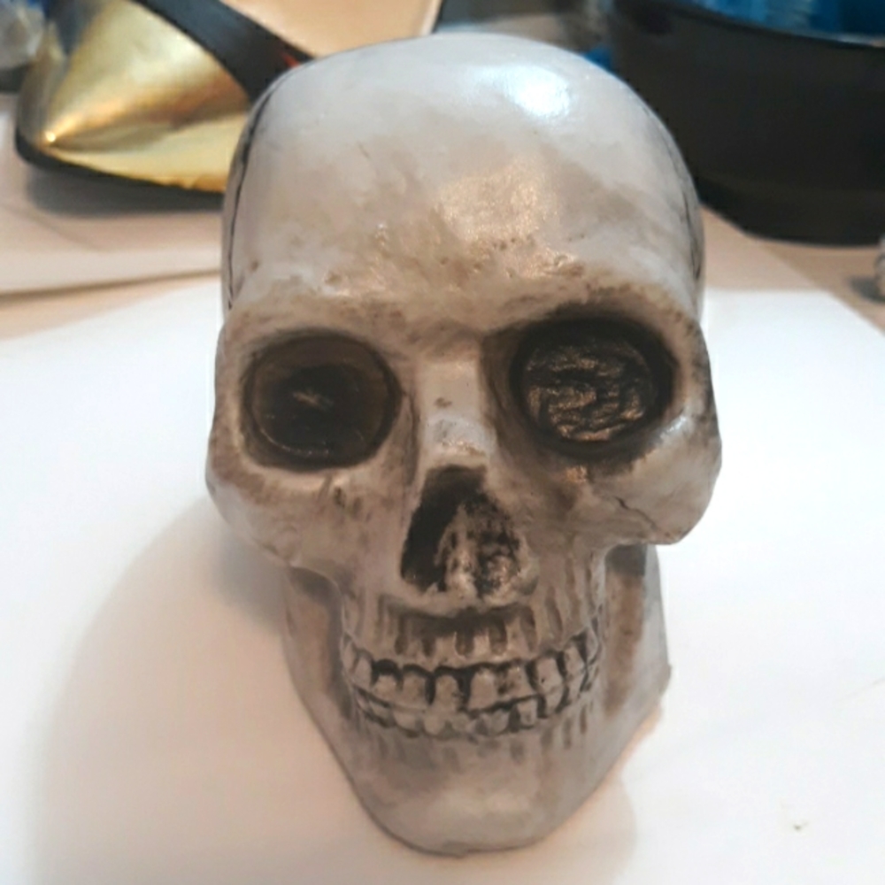 Decorative skull head